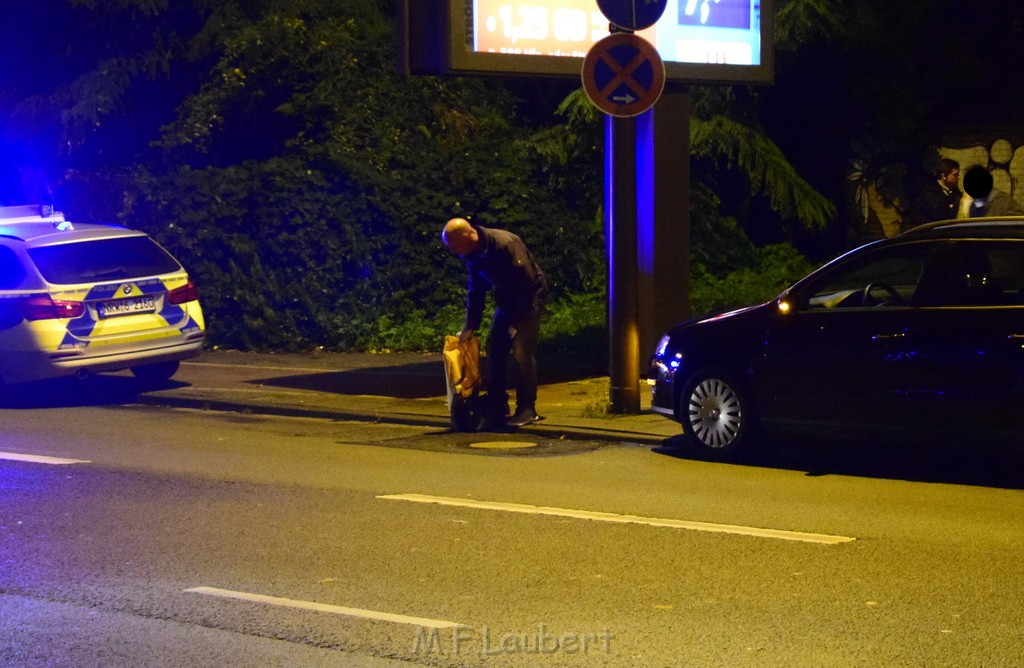 Feuer Matratze wo ein Obachloser drauf geschlafen hat Koeln Muelheim Steegerstr P20.JPG - Miklos Laubert